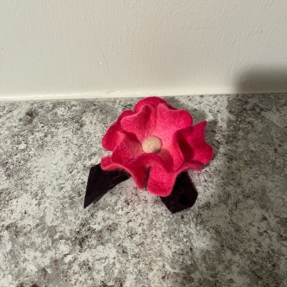 Handmade Pink Felt Flower Brooch/Pin - Picture 2 of 4